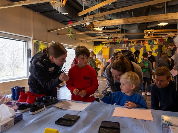 AFP and Questacon team up to discover the next generation of crime-solving scientists 
