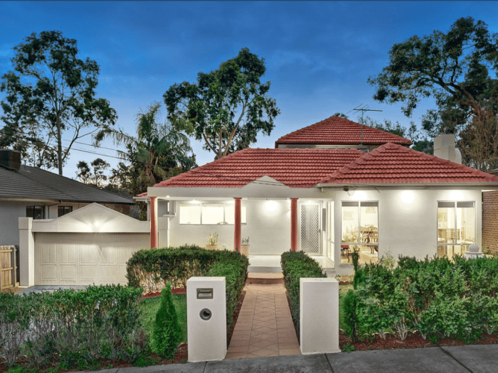 Picture of the front of the seized home