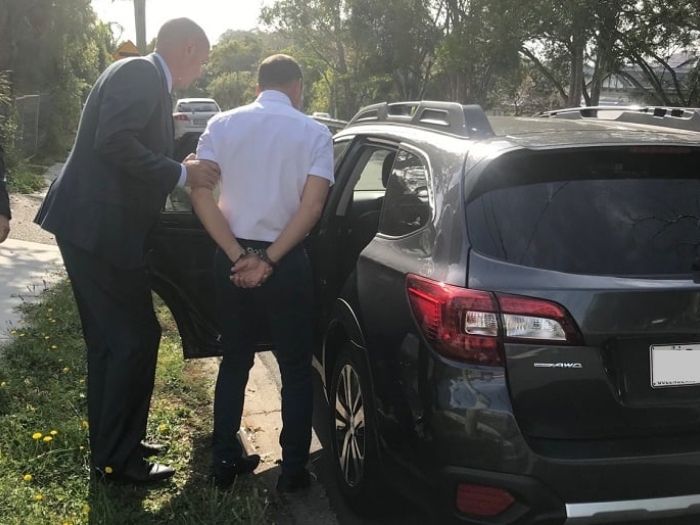 AFP_officers_arrest_man_in_Brisbane
