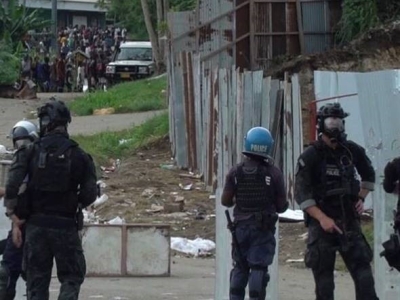 Tactical Response Team and negotiators on patrol in the Solomon Islands